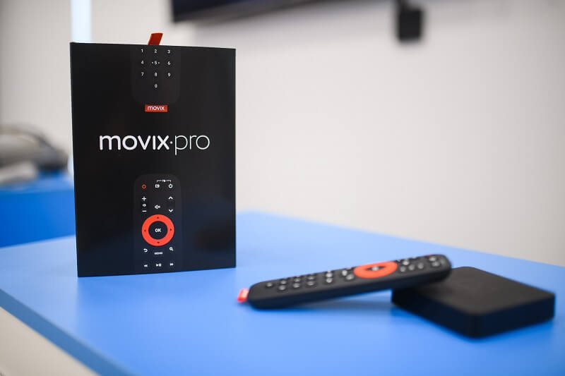 Movix Pro Voice от Дом.ру 